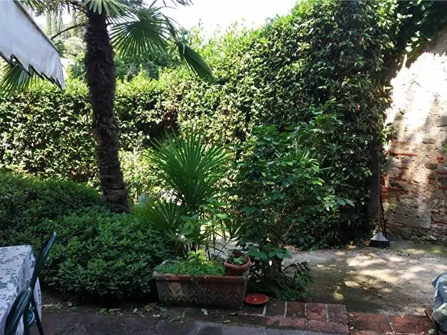 Immagine 7 di Porzione di casa in vendita  a Camaiore