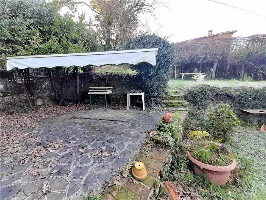 Immagine 9 di Porzione di casa in vendita  a Camaiore