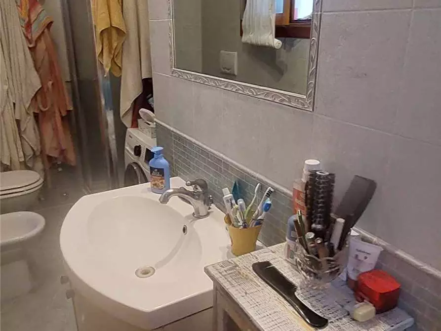 Immagine 8 di Villa in vendita  a Viareggio