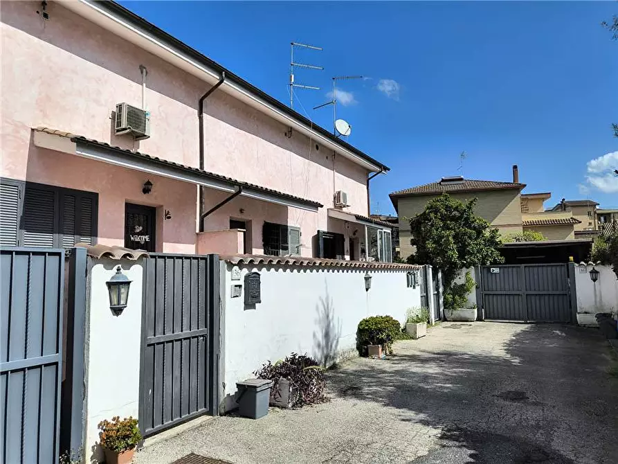Immagine 23 di Villa in vendita  in Via luigi pietrobono, 36c a Roma