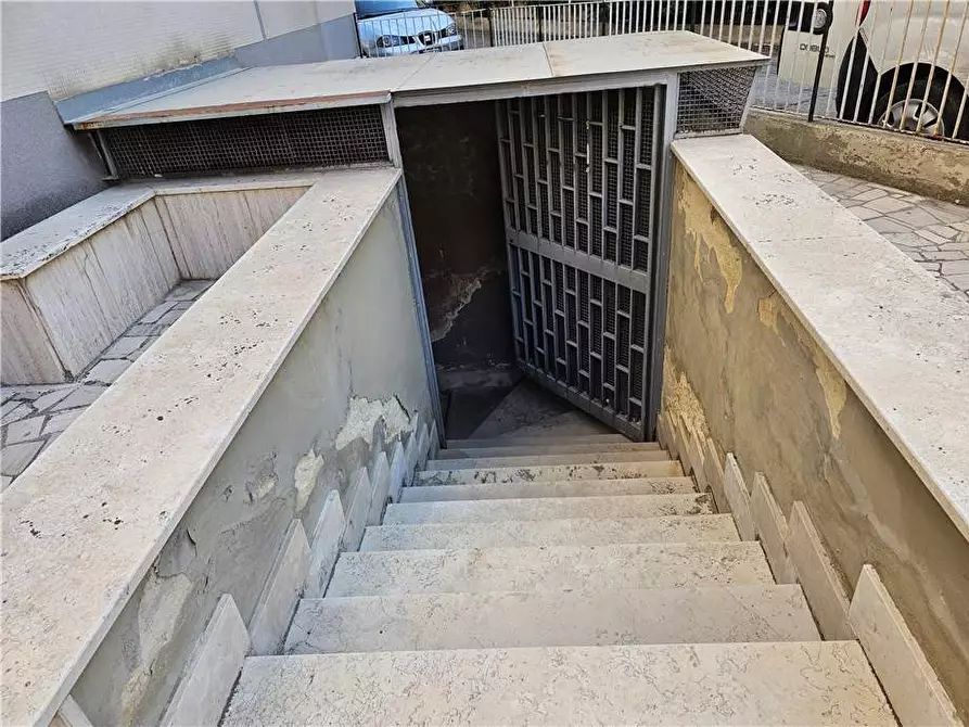 Immagine 6 di Ufficio in vendita  a Bari