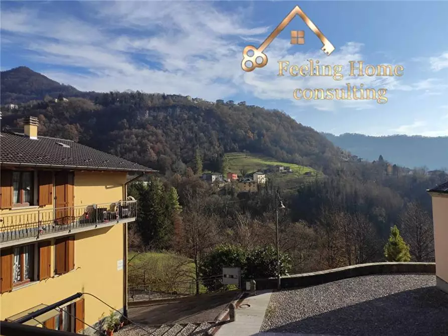 Immagine 10 di Villa in vendita  in P.zza Santa Maria Assunta a Locatello