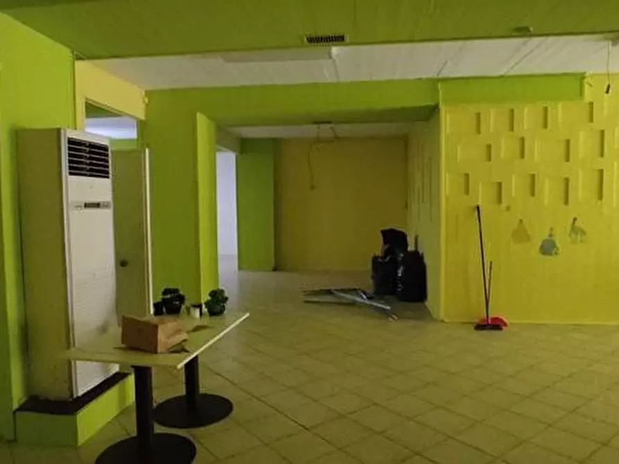Immagine 6 di Deposito in affitto  in Via Dei Marrucini, 51 a Pescara