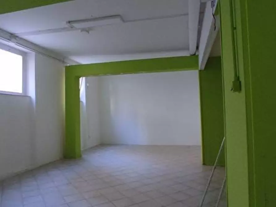 Immagine 7 di Deposito in affitto  in Via Dei Marrucini, 51 a Pescara