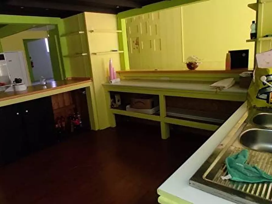 Immagine 9 di Deposito in affitto  in Via Dei Marrucini, 51 a Pescara