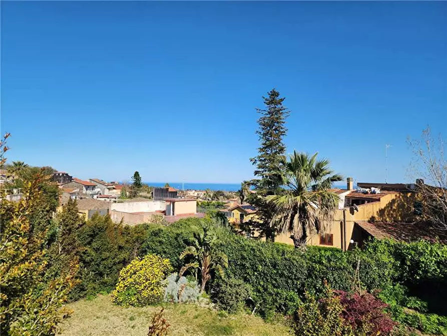 Immagine 10 di Villa in vendita  in Via Leone a Aci Bonaccorsi