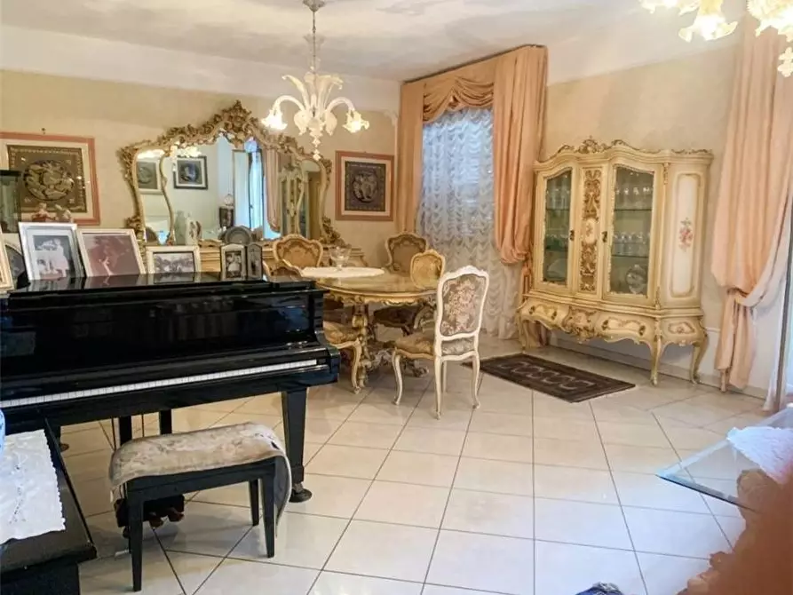 Immagine 7 di Villa in vendita  in Via Quattro Altarelli, 1 a Mascalucia