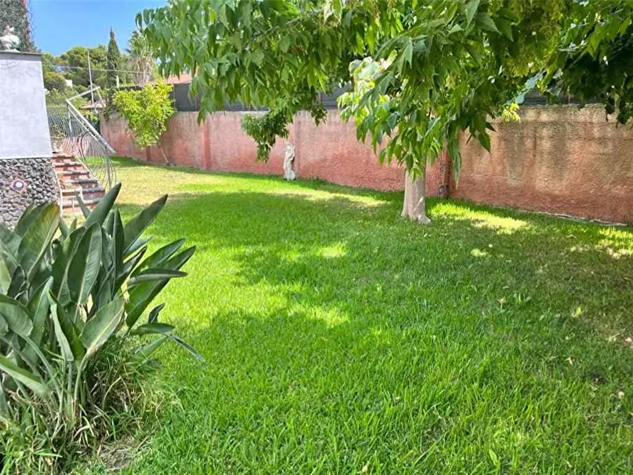 Immagine 10 di Villa in vendita  in Via Quattro Altarelli, 1 a Mascalucia