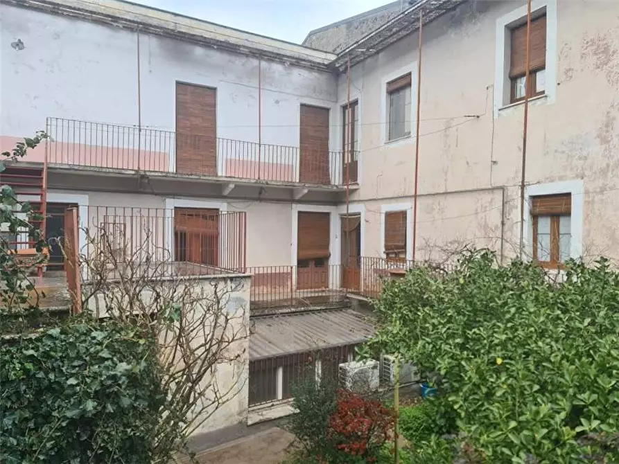 Immagine 10 di Villa in vendita  in C.so Umberto, 72 a Bronte