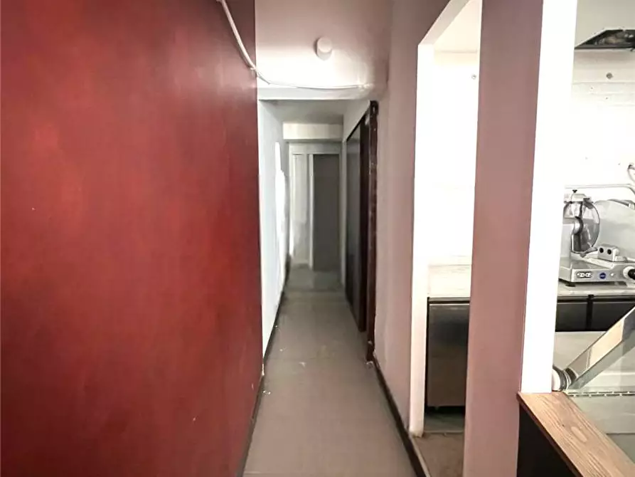 Immagine 6 di Deposito in affitto  in Via Vincenzo Giuffrida, 33 a Catania