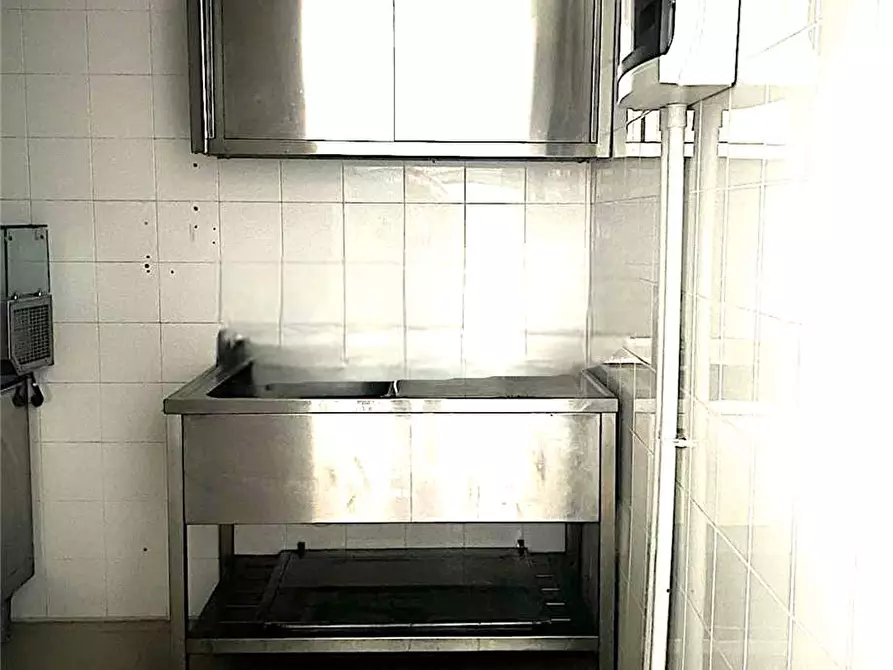 Immagine 7 di Deposito in affitto  in Via Vincenzo Giuffrida, 33 a Catania