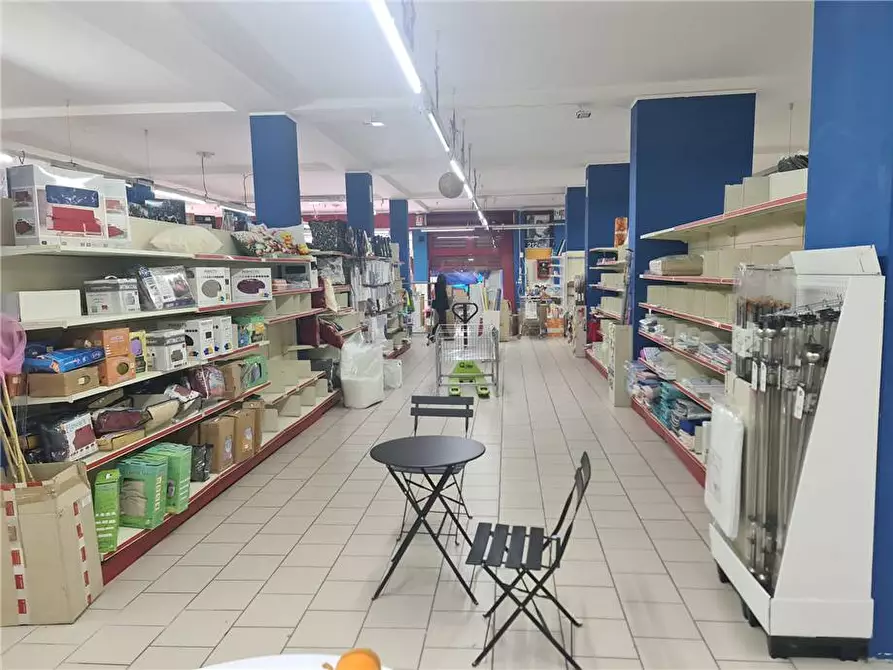 Immagine 8 di Deposito in affitto  in V.le Cavalieri Vittorio Veneto, 20 a Bronte