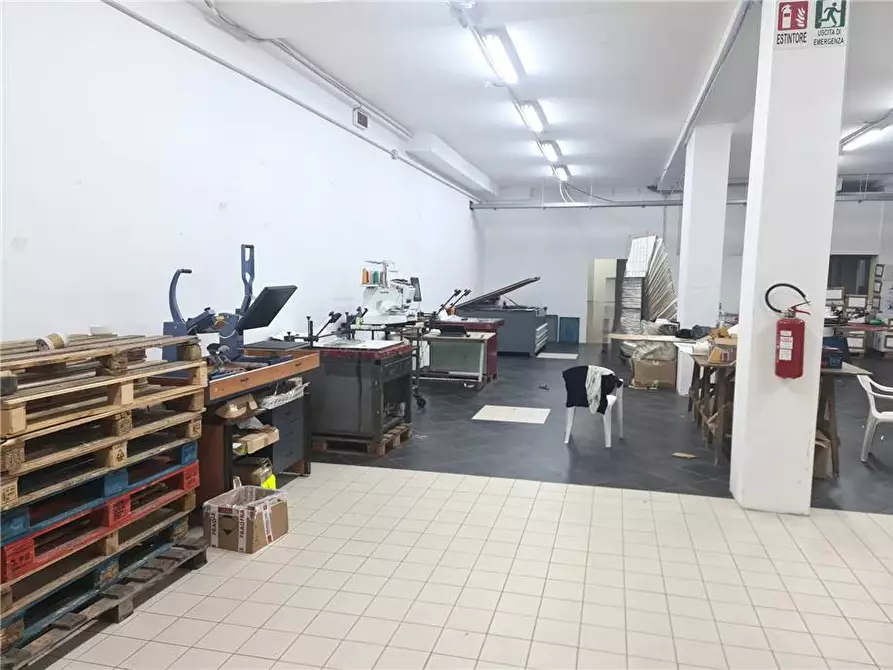Immagine 10 di Deposito in affitto  in V.le Cavalieri Vittorio Veneto, 20 a Bronte