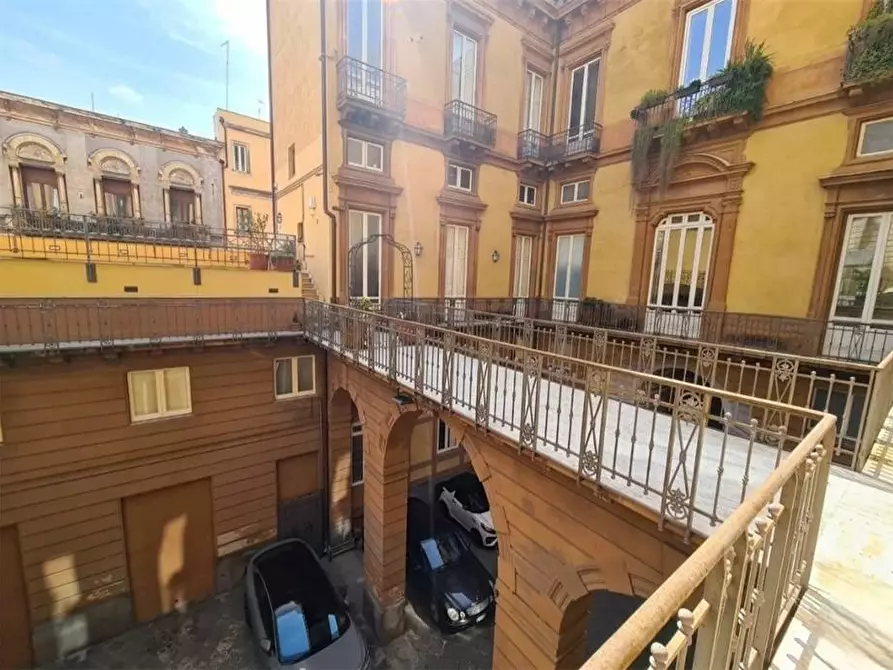 Immagine 10 di Appartamento in affitto  in Via Etnea, 306 a Catania