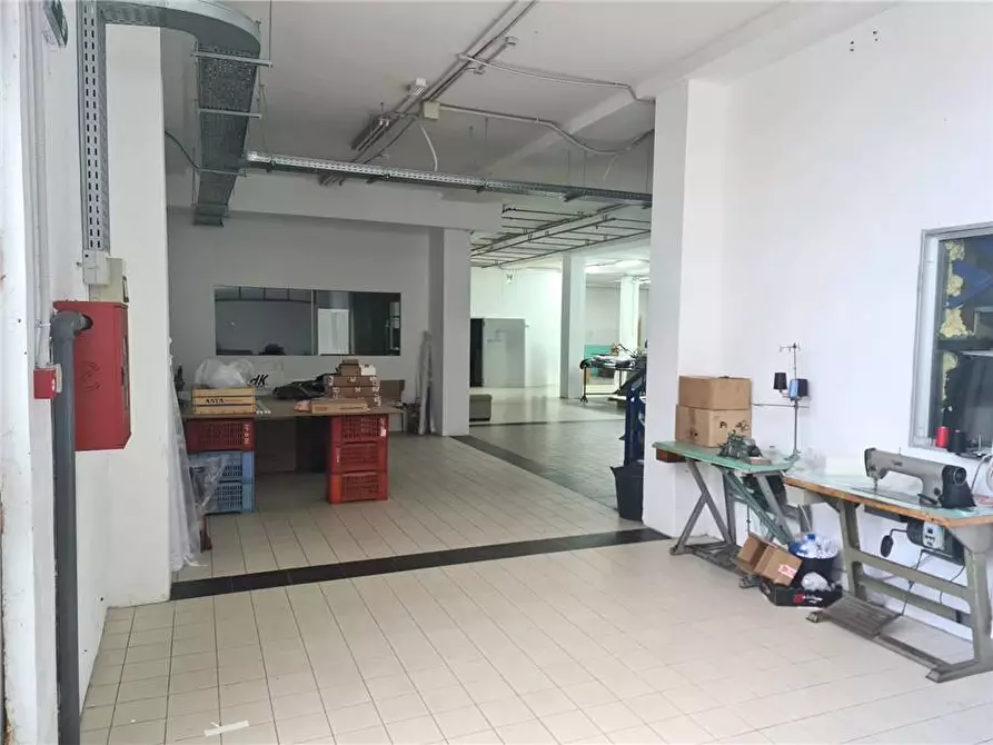 Immagine 9 di Deposito in affitto  in Via cavalieri di vittorio ven a Bronte