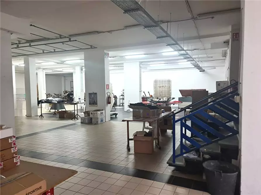 Immagine 10 di Deposito in affitto  in Via cavalieri di vittorio ven a Bronte