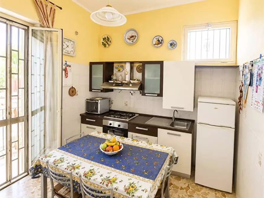 Immagine 10 di Appartamento in vendita  in Via Cristoforo Colombo, 30 a Aci Sant'antonio