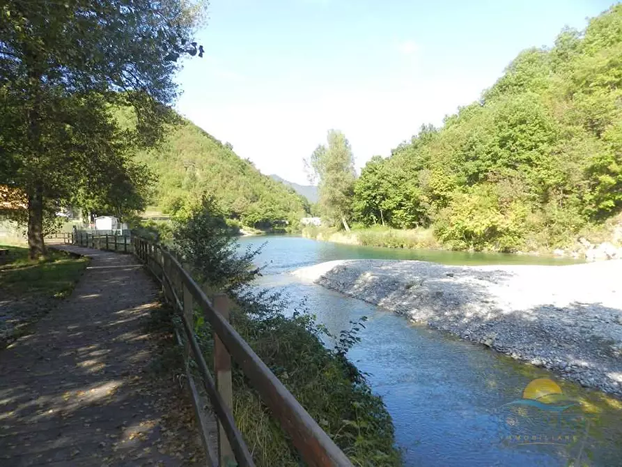 Immagine 17 di Appartamento in vendita  in Loc. Vobbietta a Isola Del Cantone