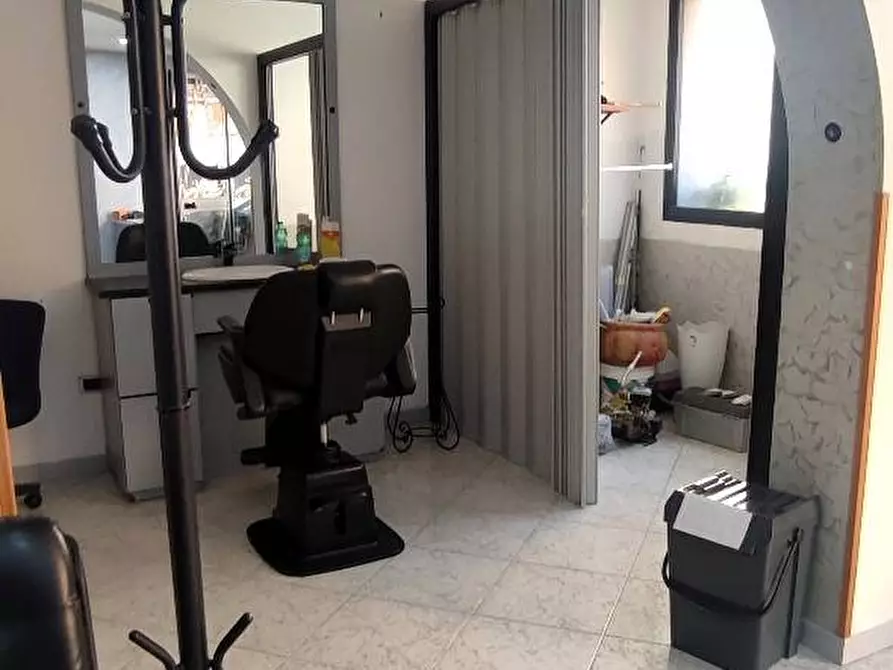 Immagine 8 di Attività commerciale in vendita  in Via Ospizio, 2 a Casteldaccia