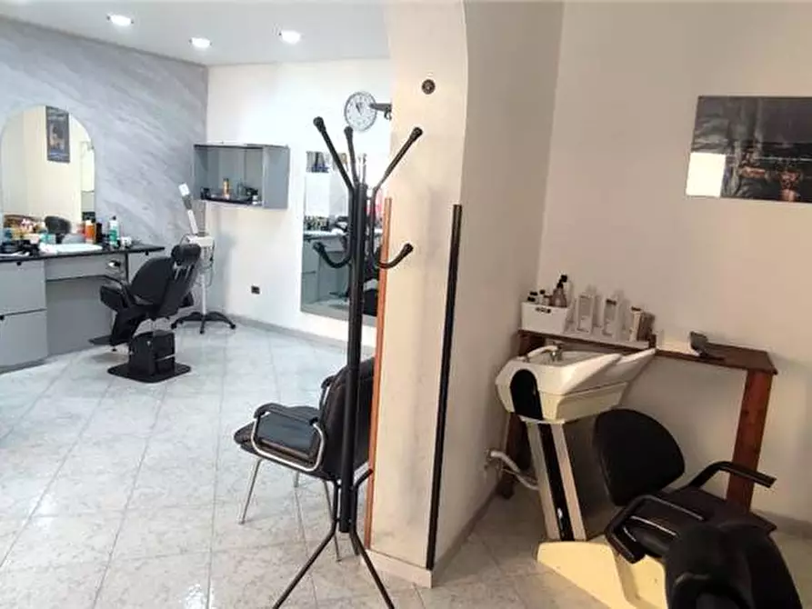 Immagine 10 di Attività commerciale in vendita  in Via Ospizio, 2 a Casteldaccia