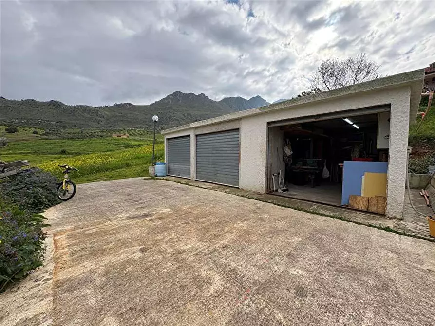 Immagine 19 di Villa in vendita  in Via cda traversa a Casteldaccia