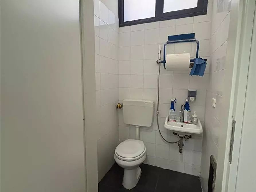 Immagine 16 di Attività commerciale in affitto  in Via Via Giolitti, 21 a Casteldaccia