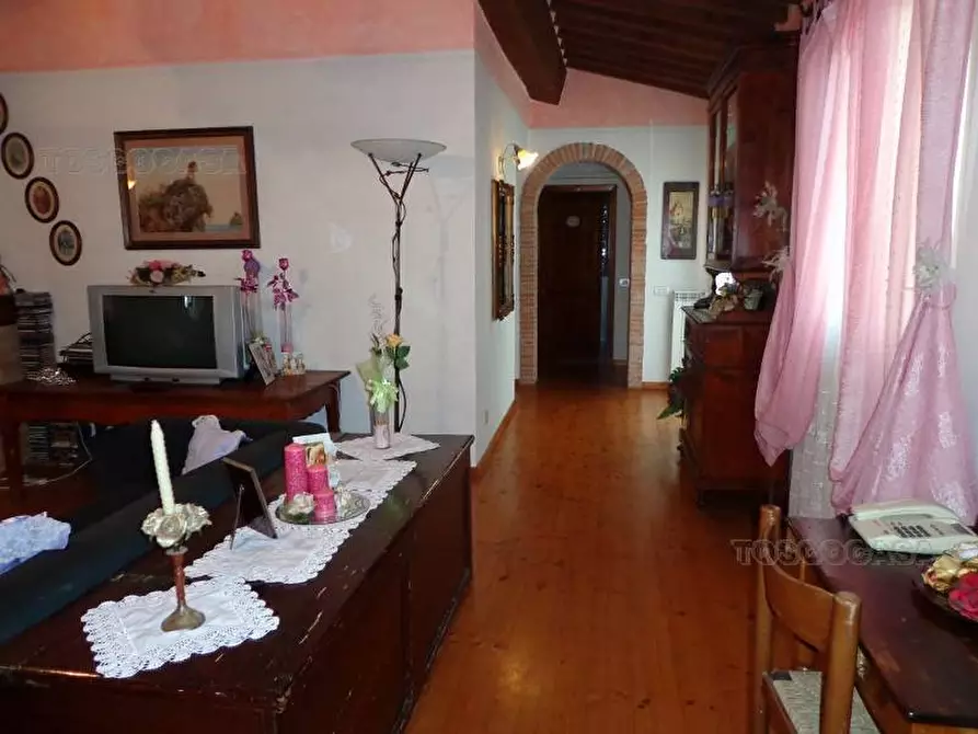 Immagine 9 di Villa in vendita  a Fucecchio