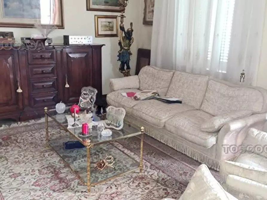 Immagine 8 di Villa in vendita  a Fucecchio