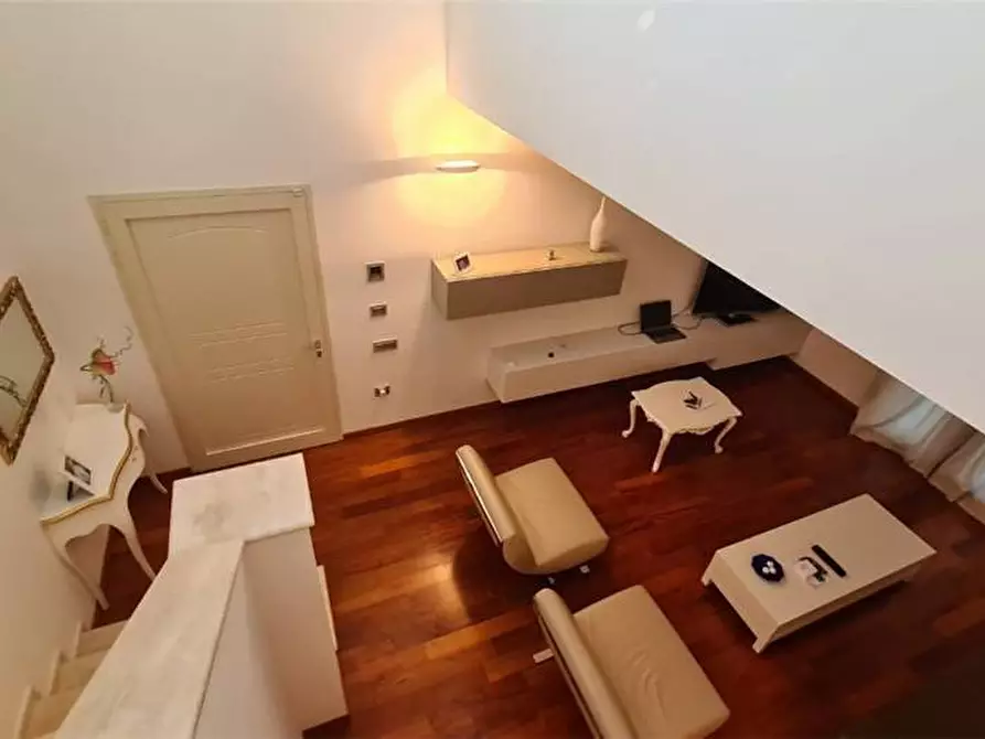 Immagine 6 di Villa in vendita  a Fucecchio