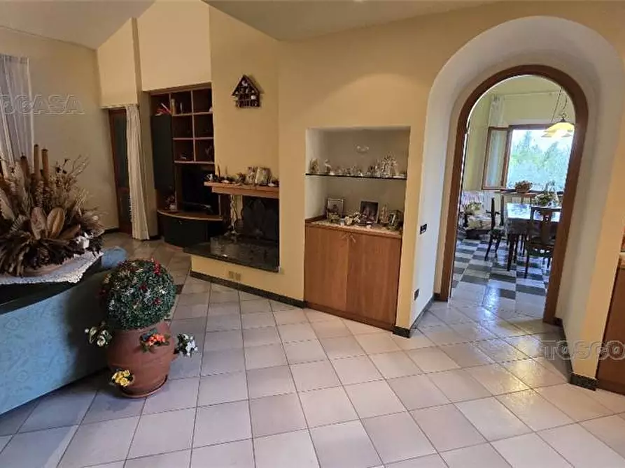 Immagine 6 di Villa in vendita  a Fucecchio