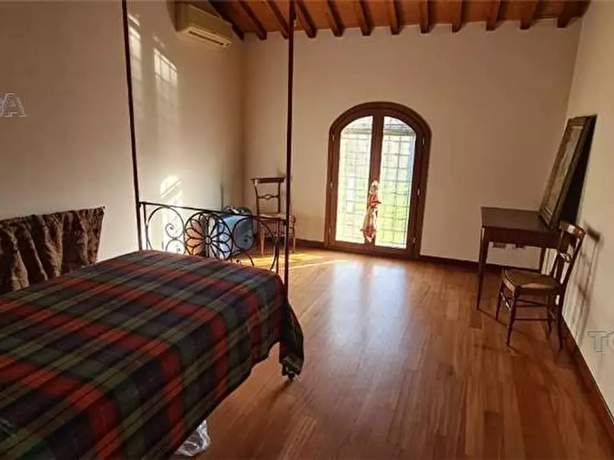 Immagine 9 di Villa in vendita  a Fucecchio