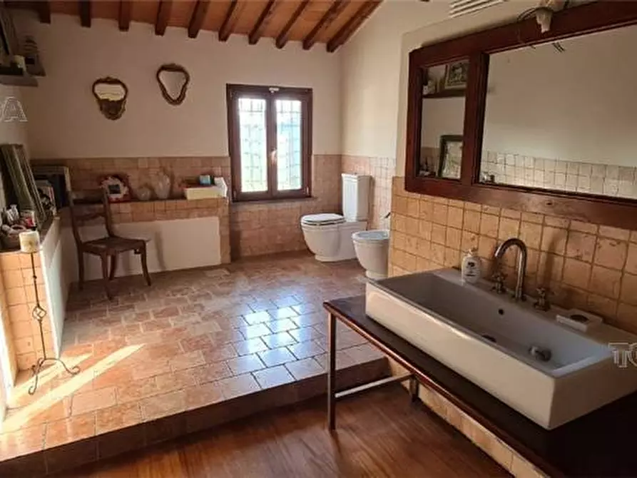 Immagine 10 di Villa in vendita  a Fucecchio