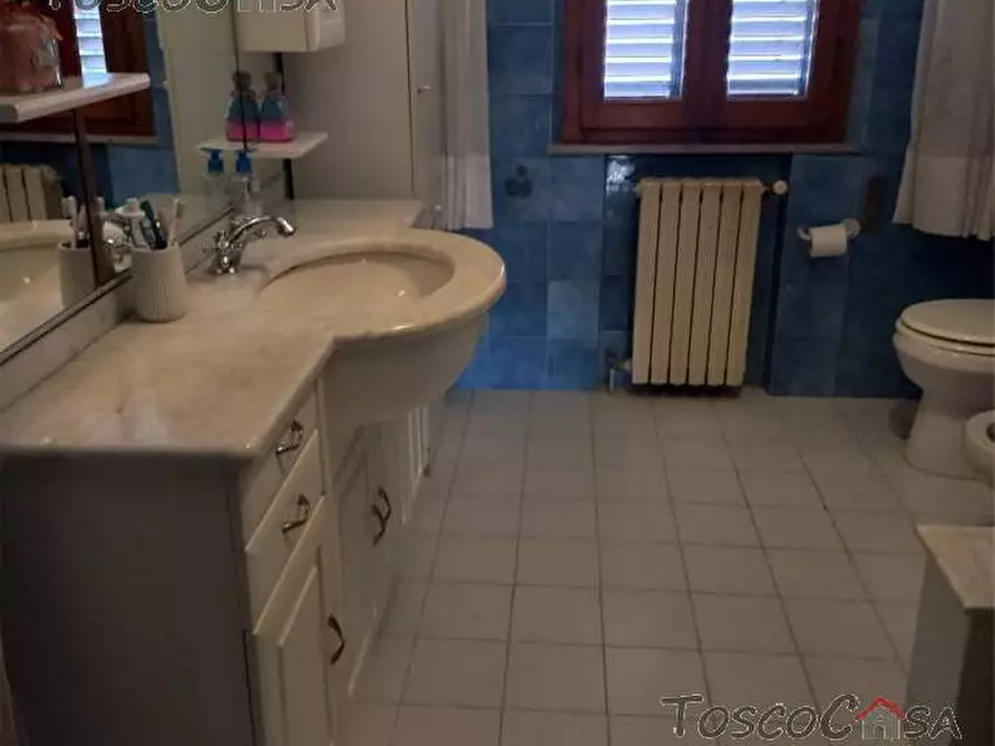Immagine 10 di Villa in vendita  a Fucecchio