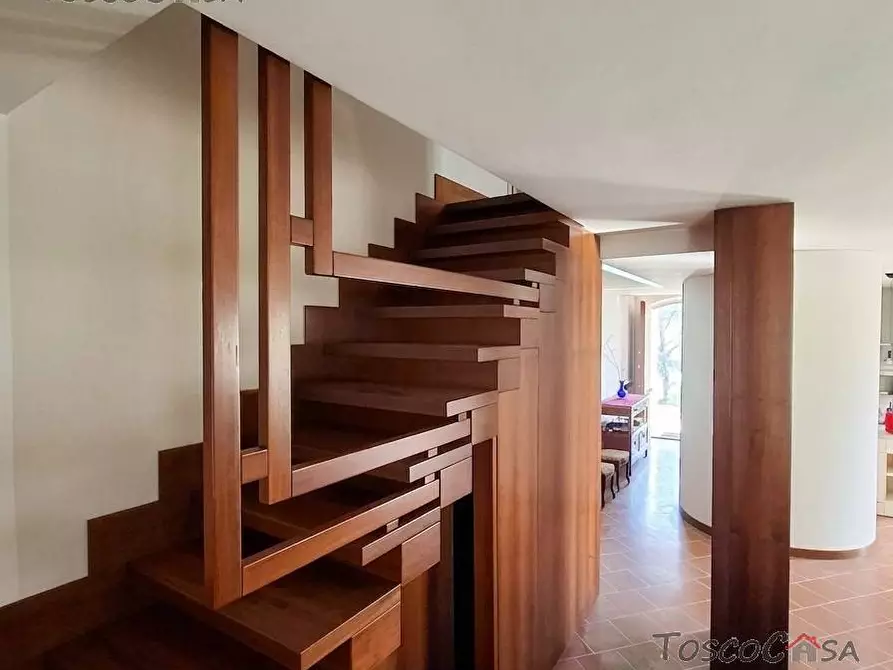 Immagine 8 di Villa in vendita  a Fucecchio