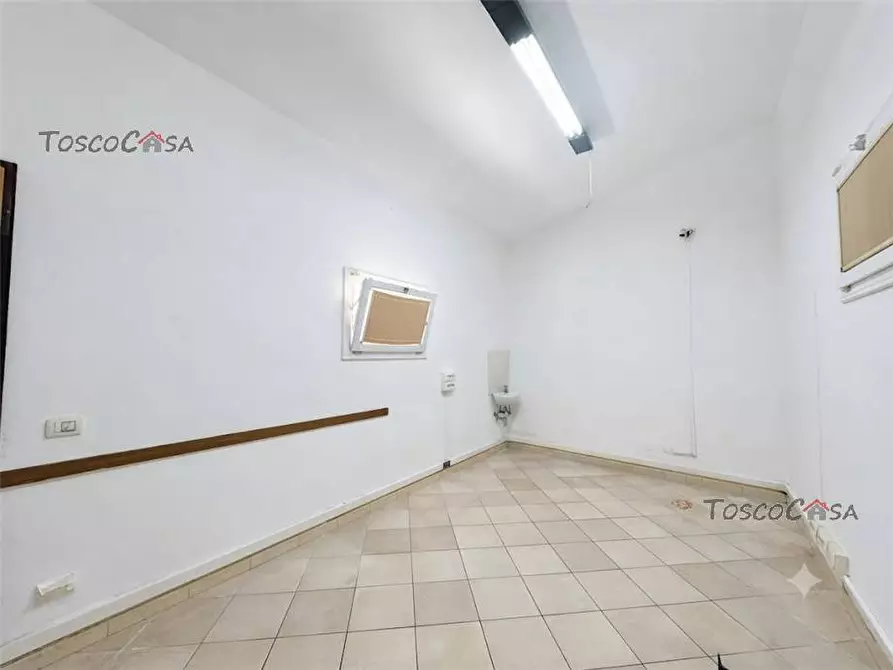 Immagine 6 di Attività commerciale in affitto  a Fucecchio