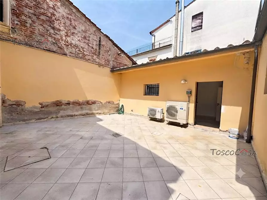 Immagine 9 di Attività commerciale in affitto  a Fucecchio