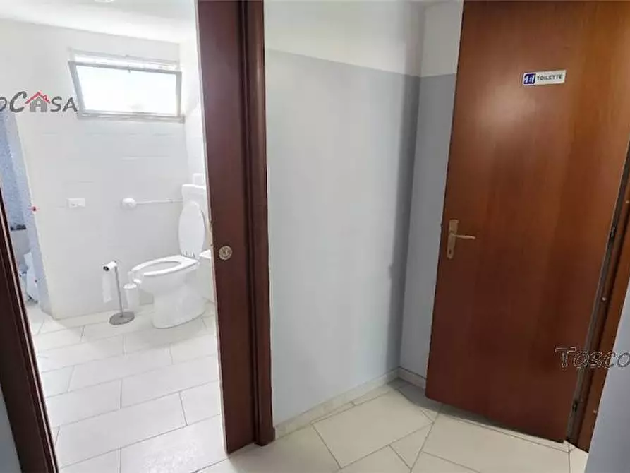 Immagine 8 di Ufficio in vendita  a Fucecchio
