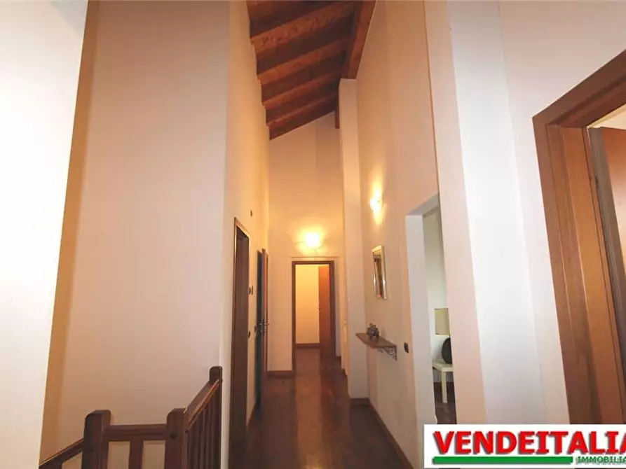 Immagine 11 di Appartamento in vendita  in Via Vallardi a Appiano Gentile