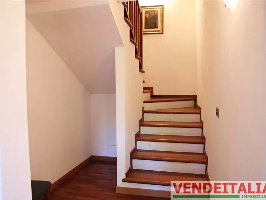 Immagine 12 di Appartamento in vendita  in Via Vallardi a Appiano Gentile