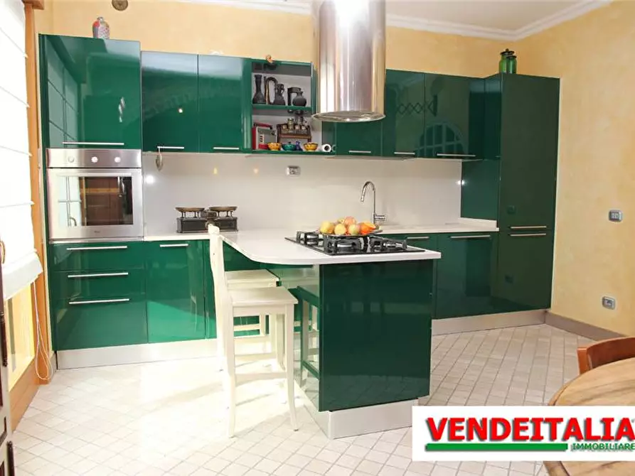 Immagine 17 di Appartamento in vendita  in Via rossini a Guanzate