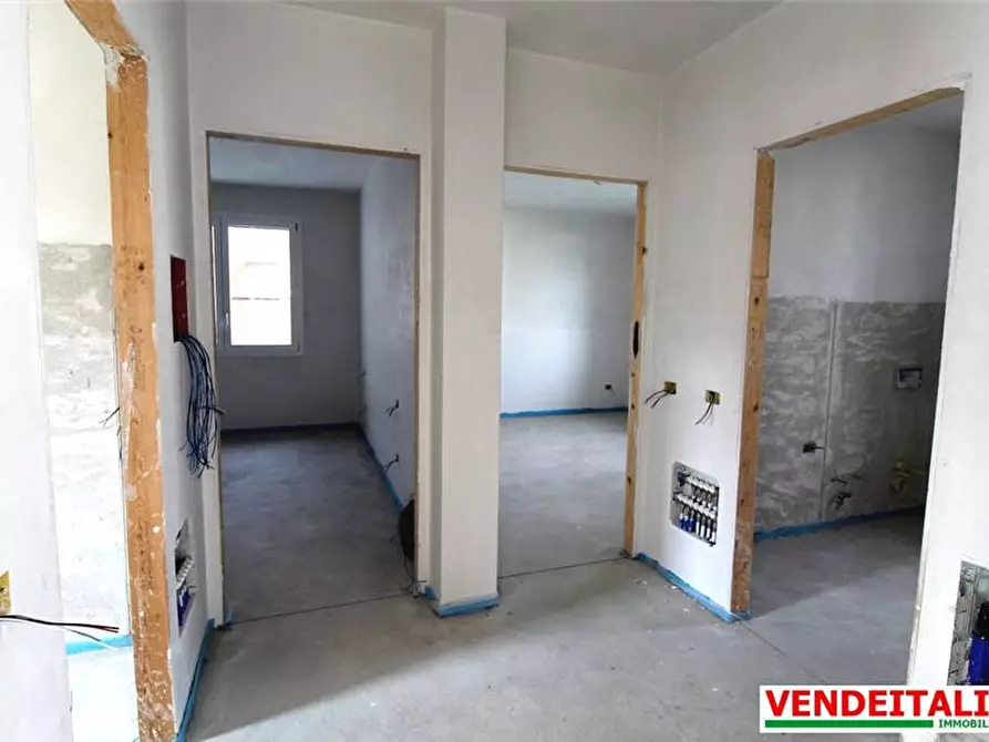 Immagine 13 di Villa in vendita  a Gerenzano