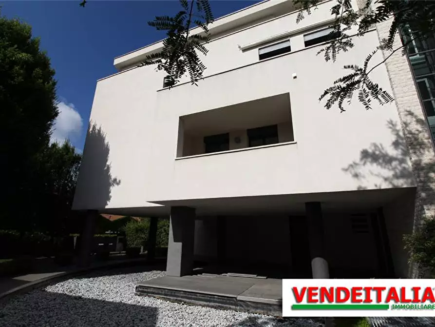 Immagine 13 di Appartamento in vendita  a Fino Mornasco