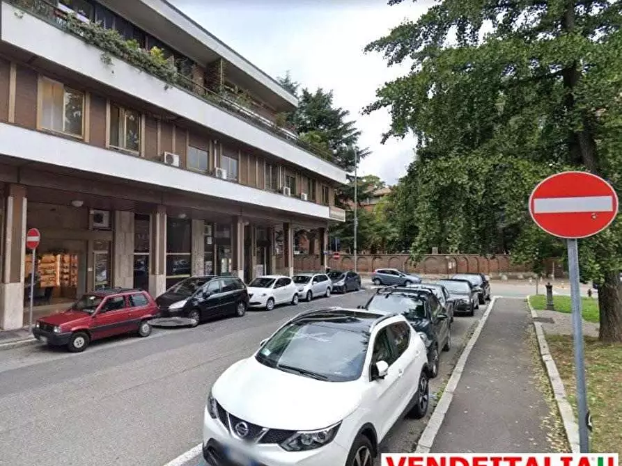 Immagine 6 di Ufficio in vendita  a Varese