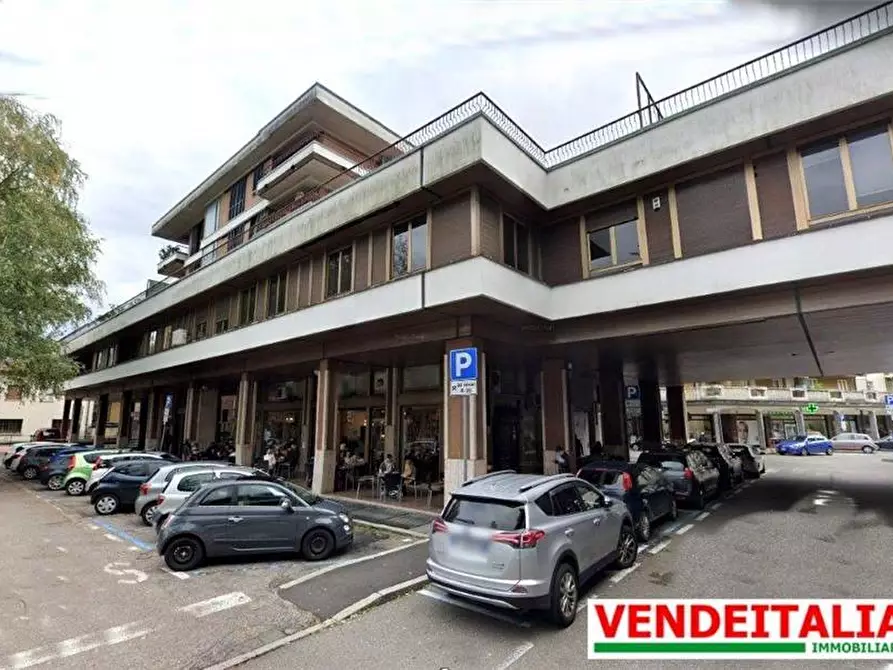 Immagine 7 di Ufficio in vendita  a Varese