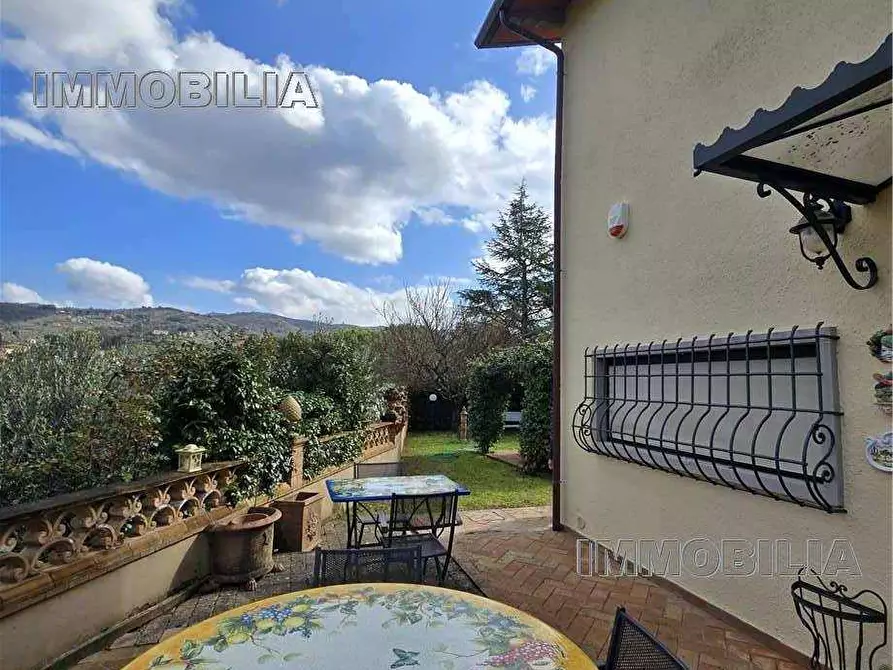 Immagine 37 di Porzione di casa in vendita  a Arezzo