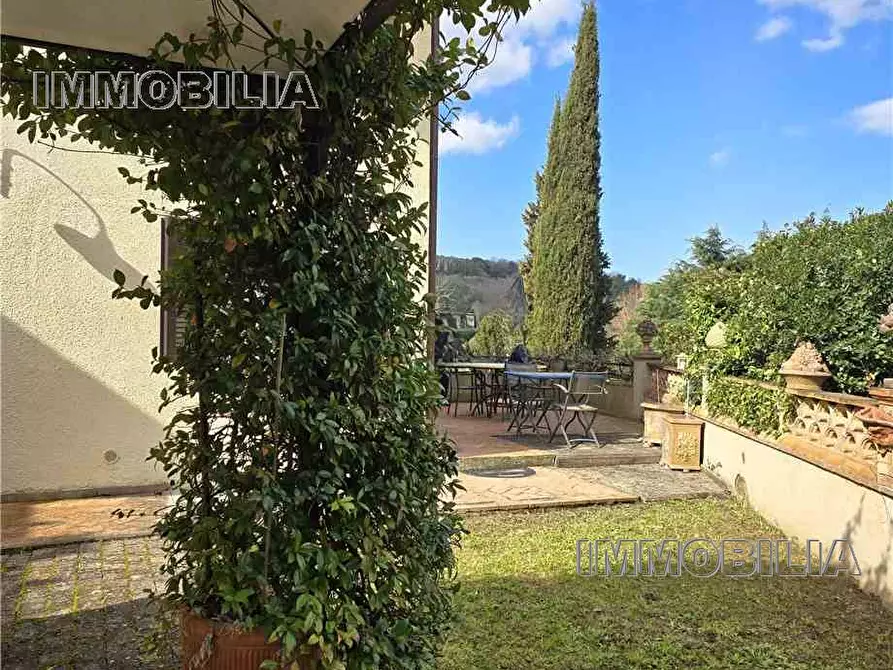 Immagine 38 di Porzione di casa in vendita  a Arezzo