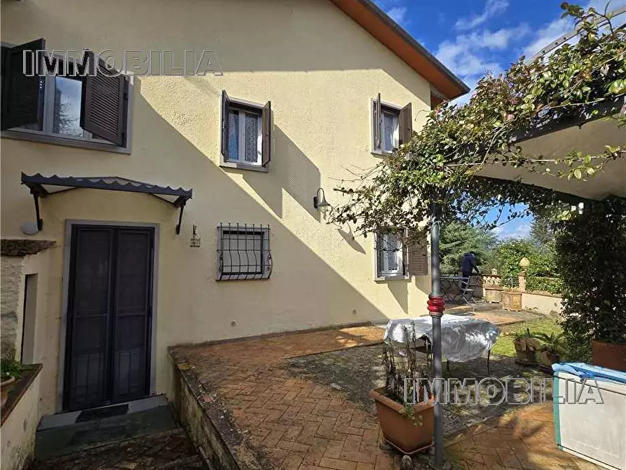 Immagine 39 di Porzione di casa in vendita  a Arezzo