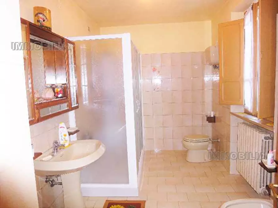 Immagine 6 di Rustico / casale in vendita  a Arezzo