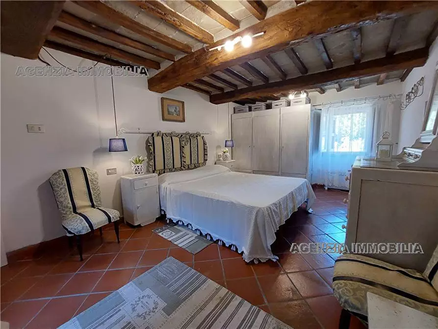 Immagine 10 di Rustico / casale in vendita  a Arezzo