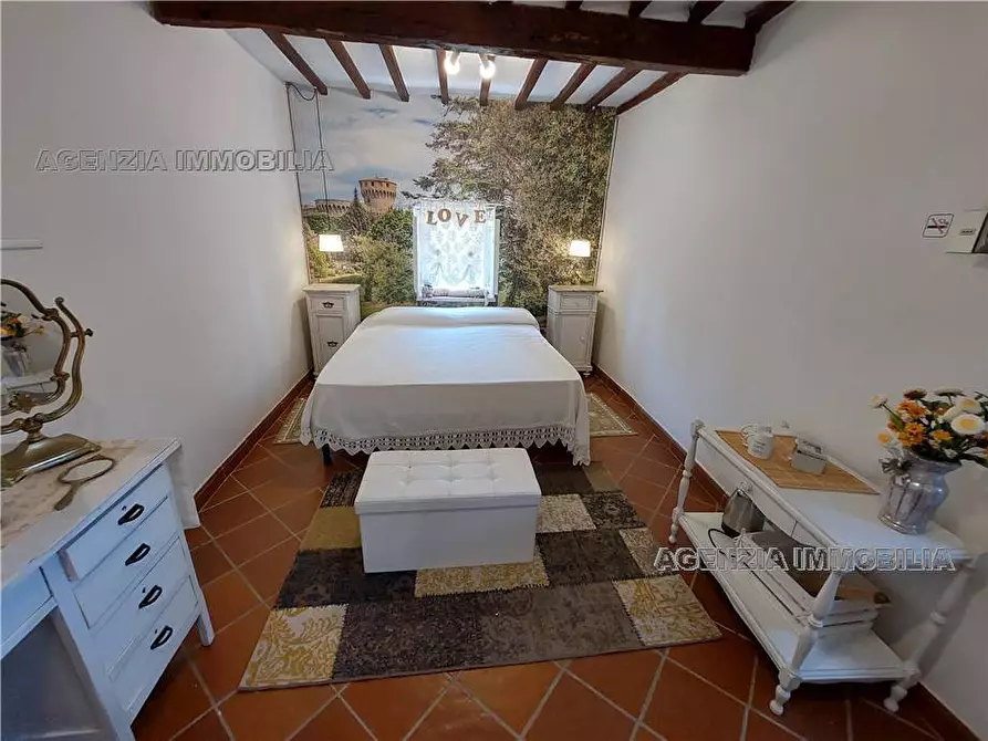 Immagine 11 di Rustico / casale in vendita  a Arezzo